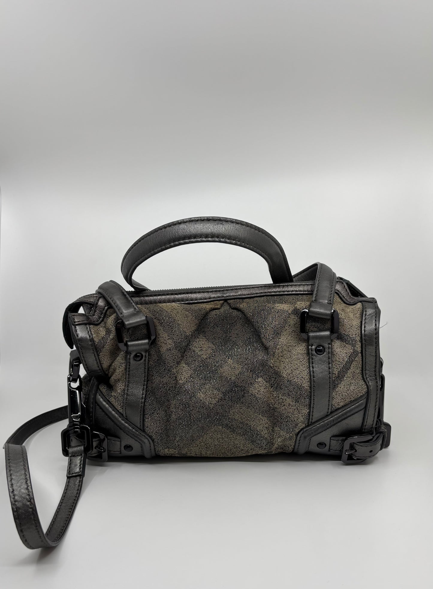 Bolso bowling y bandolera en cuadros brillo