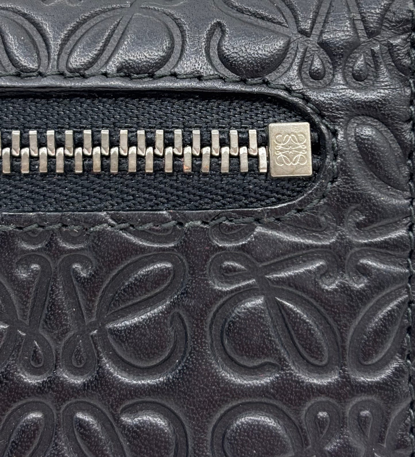 Cartera piel labrada Loewe